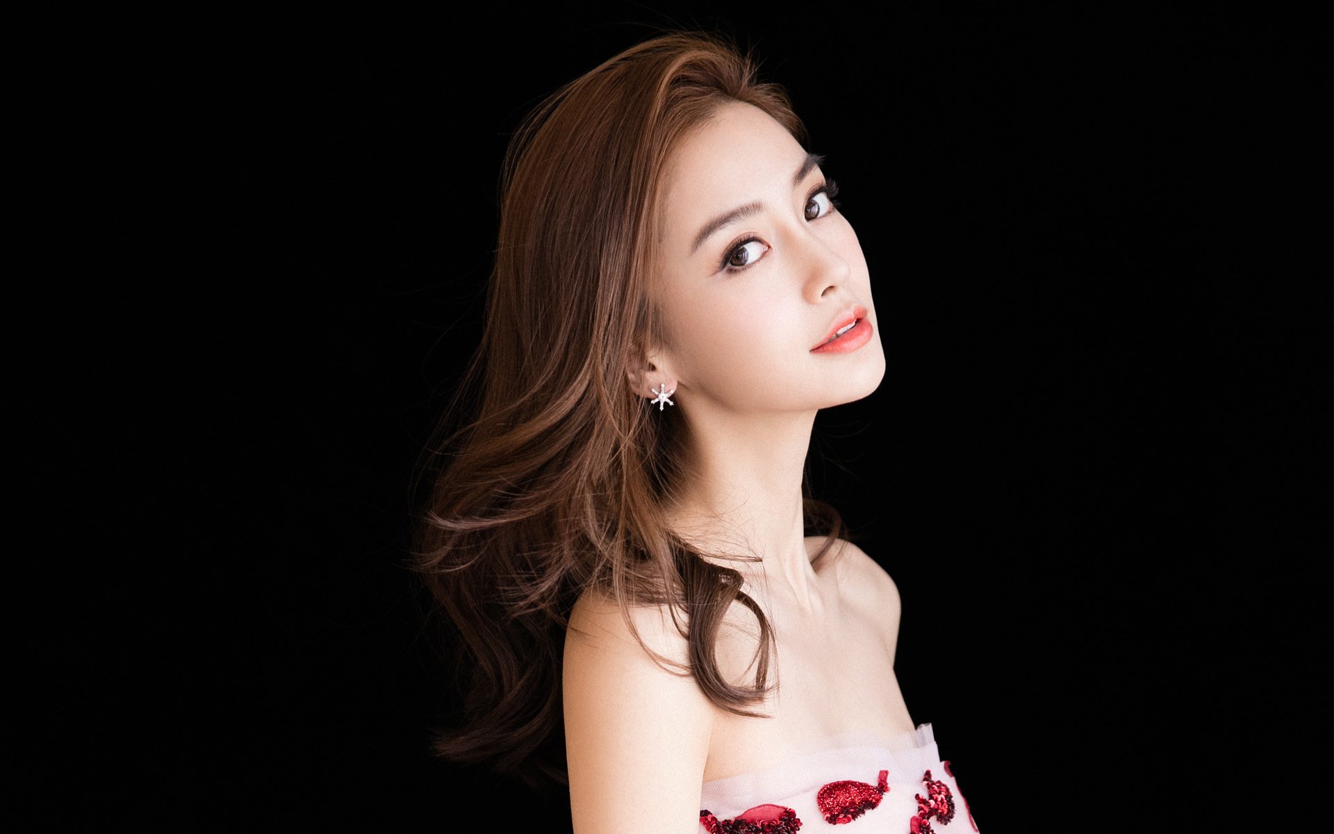 开云体育网页版入口-乌干达女篮在非洲锦标赛中持续攻坚，为奥运梦想奋勇拼搏，乌干达女子精英联赛