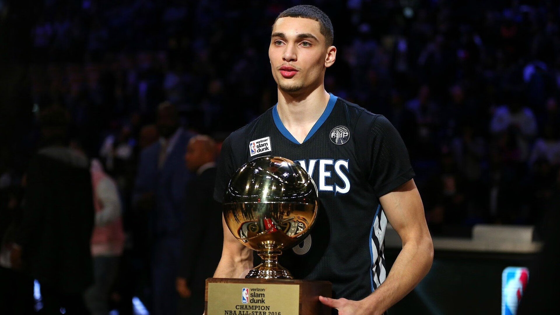 开云中国-小花生给出赛季预测Knight无缘国一中讨论升温，小花生msi冠军